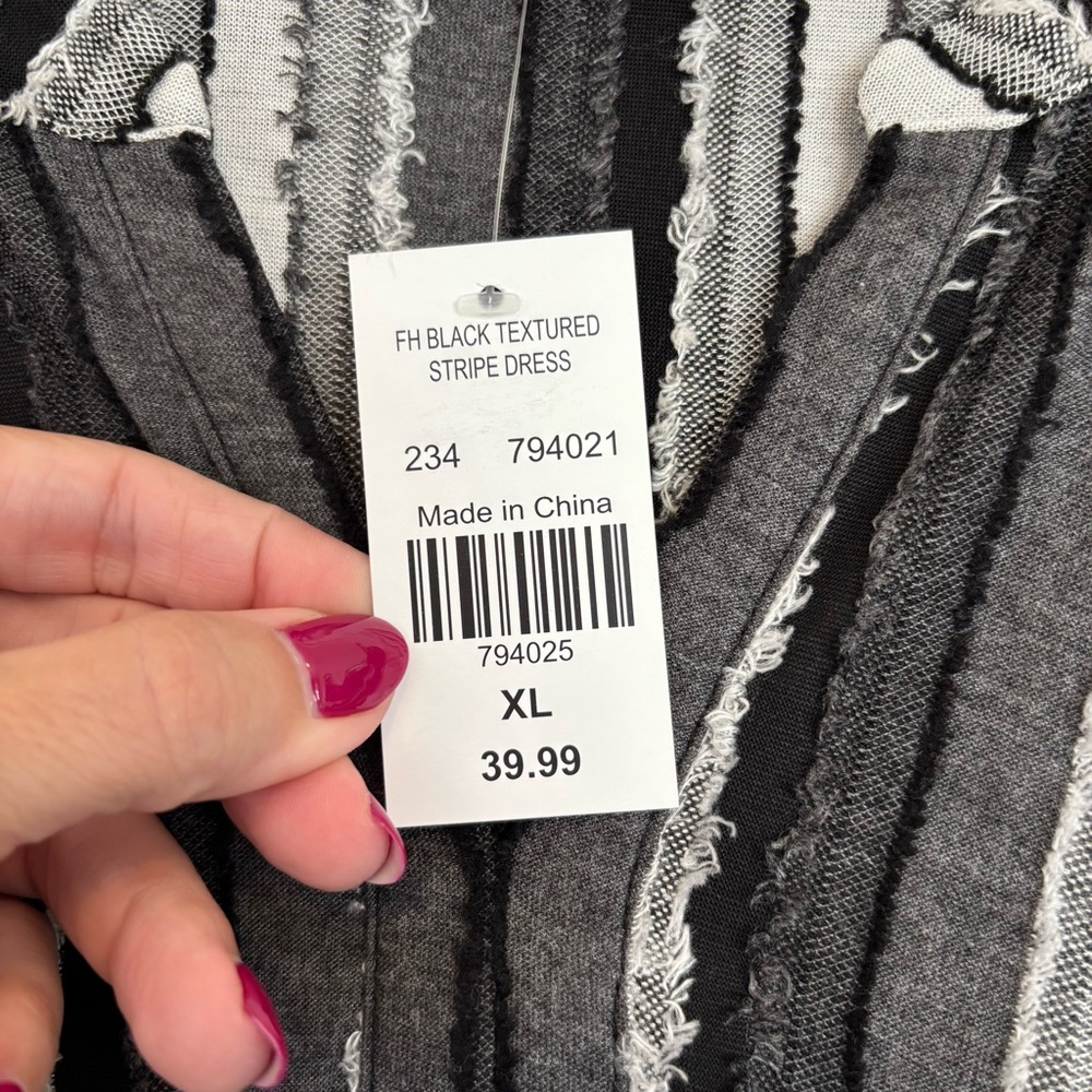 My Danielle Striped Black and White Textured Dress Size XL NWT - Picture 4 of 7